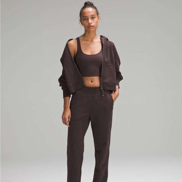 Nulu Scoop-Neck Cropped Tank Top — ESPR - Picture 3 of 6